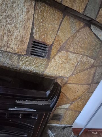 403 16th Ave E, Jerome, ID 83338