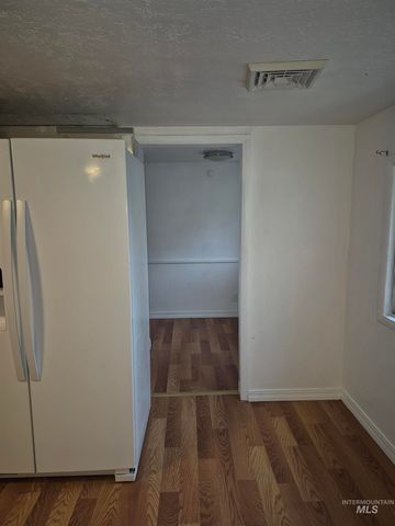 403 16th Ave E, Jerome, ID 83338