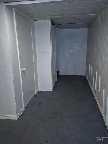 403 16th Ave E, Jerome, ID 83338