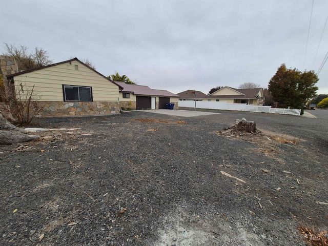 403 16th Ave E, Jerome, ID 83338