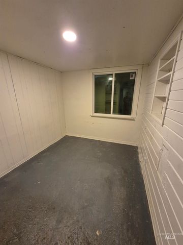 403 16th Ave E, Jerome, ID 83338