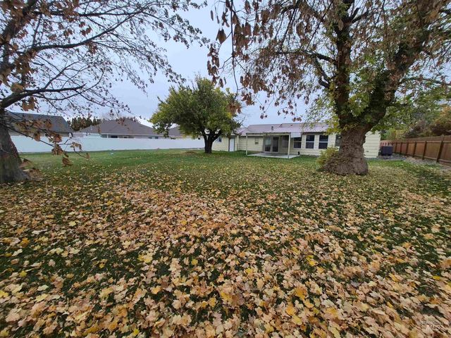 403 16th Ave E, Jerome, ID 83338