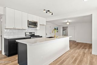 2138 W SUNNYSIDE Avenue, Phoenix, AZ 85029