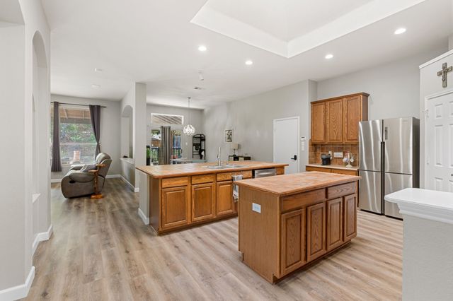 416 Love Bird Lane, Murphy, TX 75094