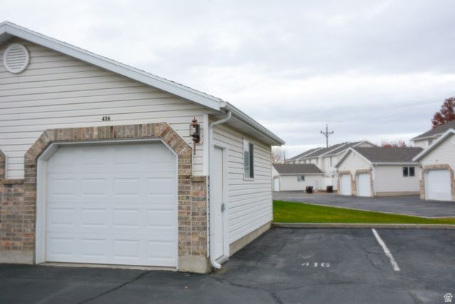 416 W 1925 N, Harrisville, UT 84404