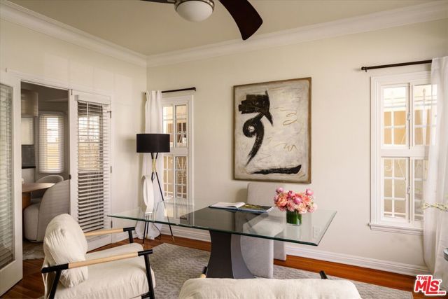 215 S Poinsettia Place, Los Angeles, CA 90036