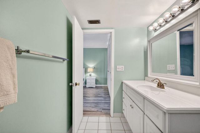 1800 SE Saint Lucie Boulevard 11-203, Stuart, FL 34996