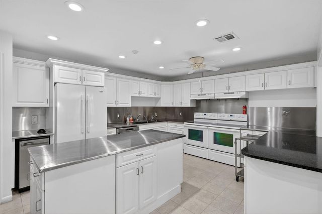 1800 SE Saint Lucie Boulevard 11-203, Stuart, FL 34996