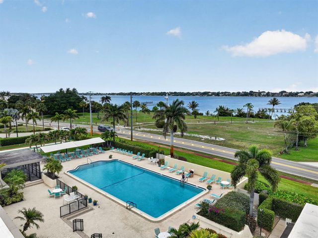 1800 SE Saint Lucie Boulevard 11-203, Stuart, FL 34996