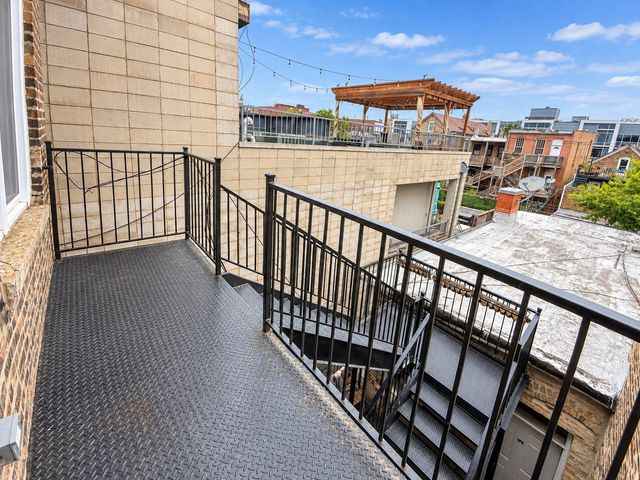1830 W Superior Street 3F, Chicago, IL 60622