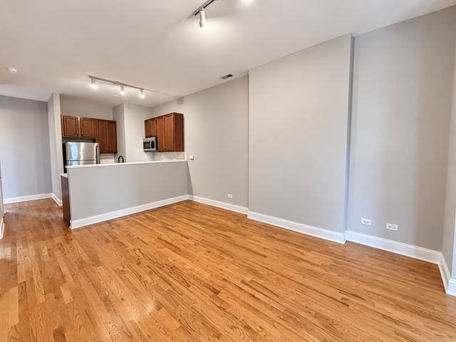 1830 W Superior Street 3F, Chicago, IL 60622