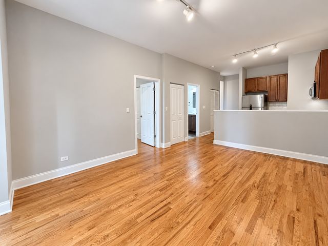 1830 W Superior Street 3F, Chicago, IL 60622