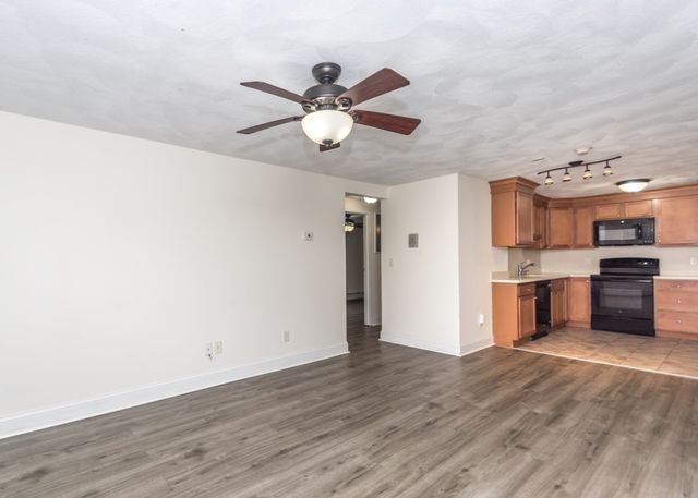 1105 Lexington Street 4-1, Waltham, MA 02452