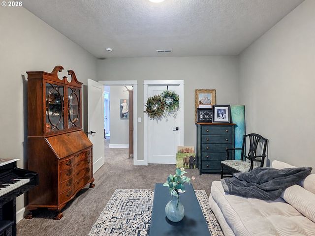 6413 Se KETCHUM St, Milwaukie, OR 97267