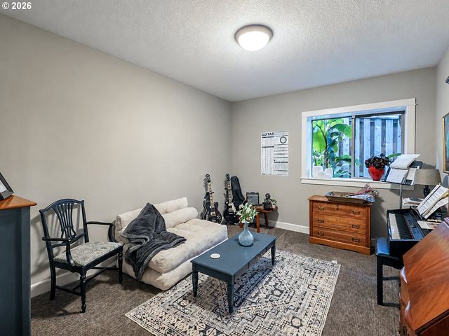 6413 Se KETCHUM St, Milwaukie, OR 97267