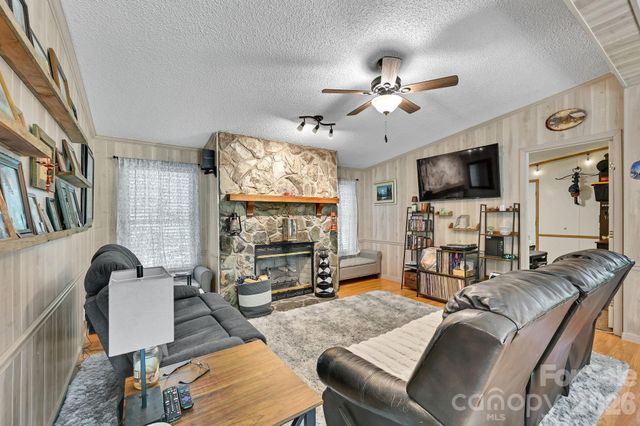 560 Morgan Branch Road, Marshall, NC 28753