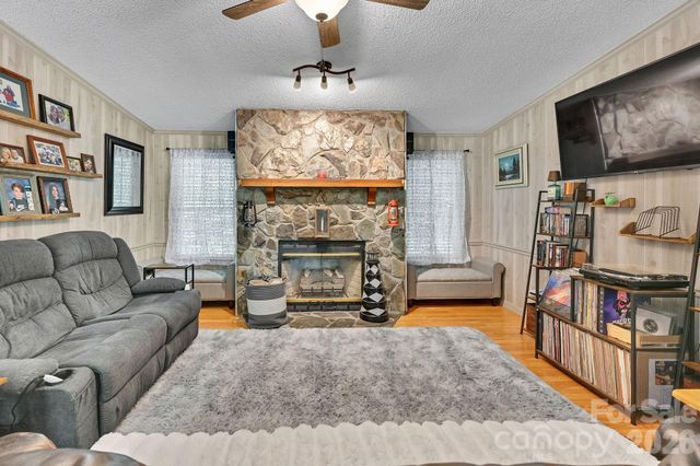 560 Morgan Branch Road, Marshall, NC 28753