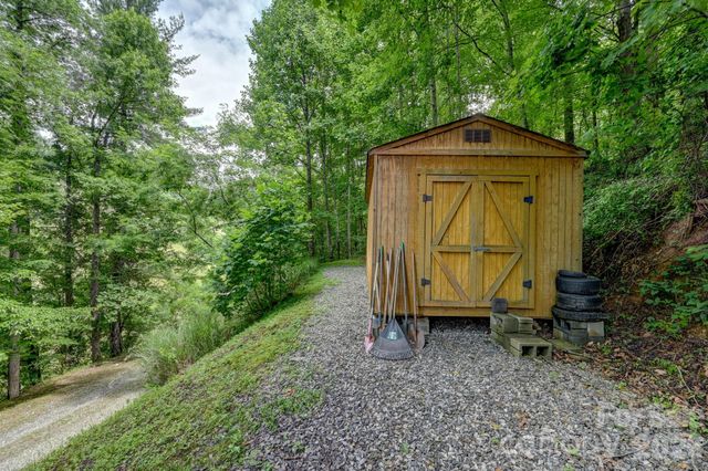 560 Morgan Branch Road, Marshall, NC 28753