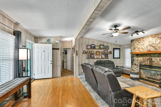560 Morgan Branch Road, Marshall, NC 28753