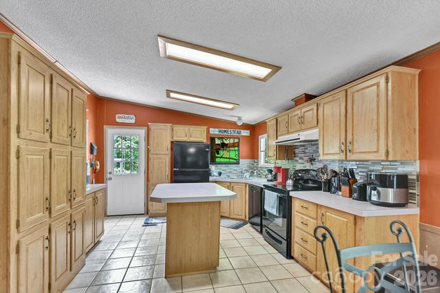 560 Morgan Branch Road, Marshall, NC 28753