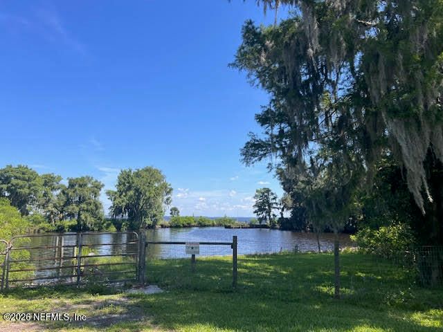 114 N GERALDO Road, East Palatka, FL 32131