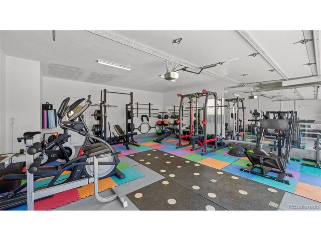 61 Posada Dr, Pueblo, CO 81005