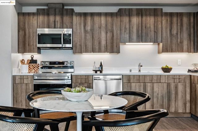 2400 Adeline ST 404, Oakland, CA 94607