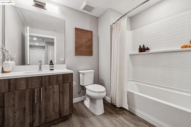 2400 Adeline ST 404, Oakland, CA 94607