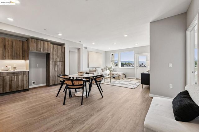 2400 Adeline ST 404, Oakland, CA 94607