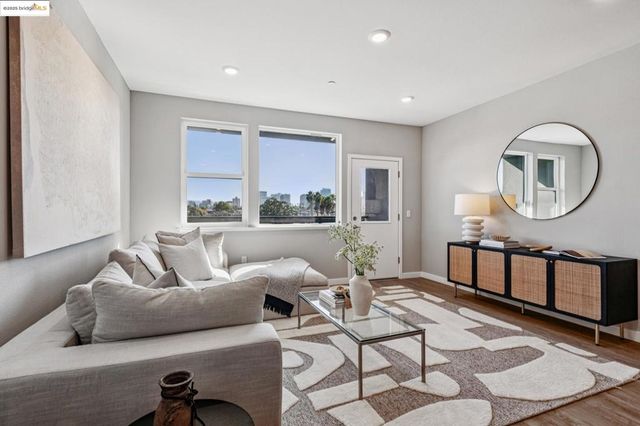 2400 Adeline ST 404, Oakland, CA 94607