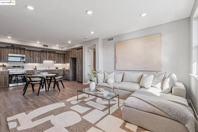 2400 Adeline ST 404, Oakland, CA 94607