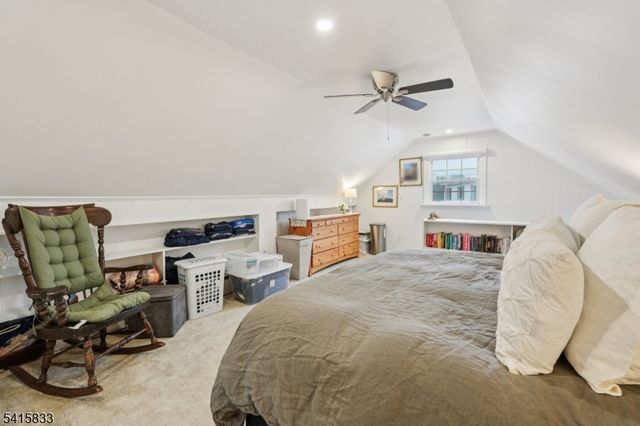 2 White Oak Ln, Wayne Twp., NJ 07470