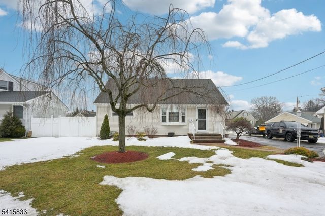 2 White Oak Ln, Wayne Twp., NJ 07470