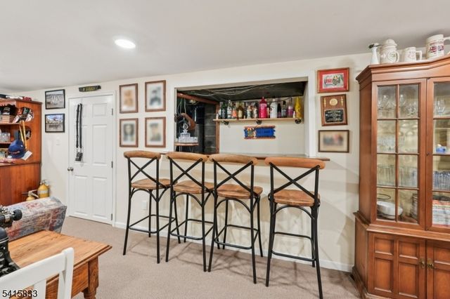 2 White Oak Ln, Wayne Twp., NJ 07470