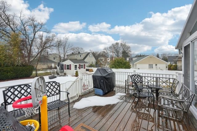 2 White Oak Ln, Wayne Twp., NJ 07470