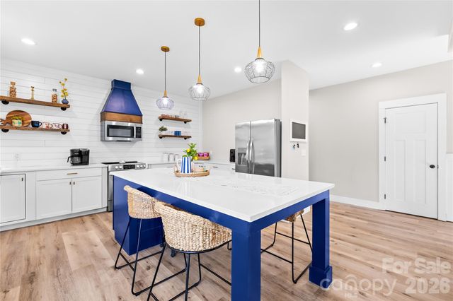 3240 Hoffman Acres Street, Lincolnton, NC 28092