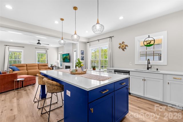 3240 Hoffman Acres Street, Lincolnton, NC 28092