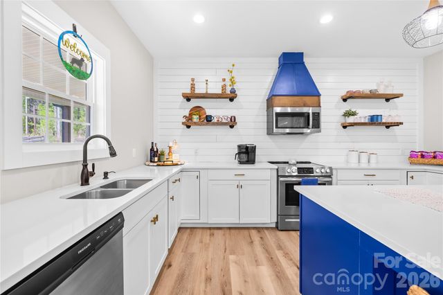 3240 Hoffman Acres Street, Lincolnton, NC 28092