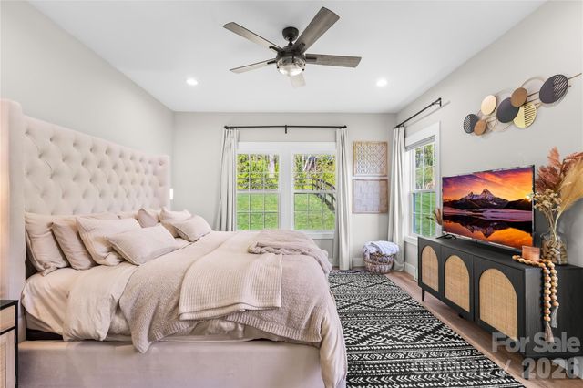 3240 Hoffman Acres Street, Lincolnton, NC 28092