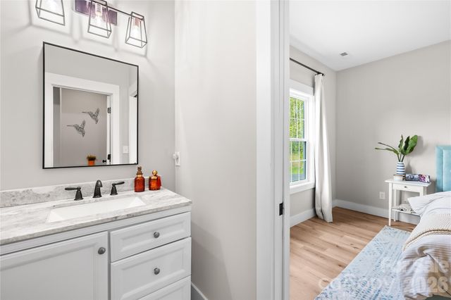 3240 Hoffman Acres Street, Lincolnton, NC 28092