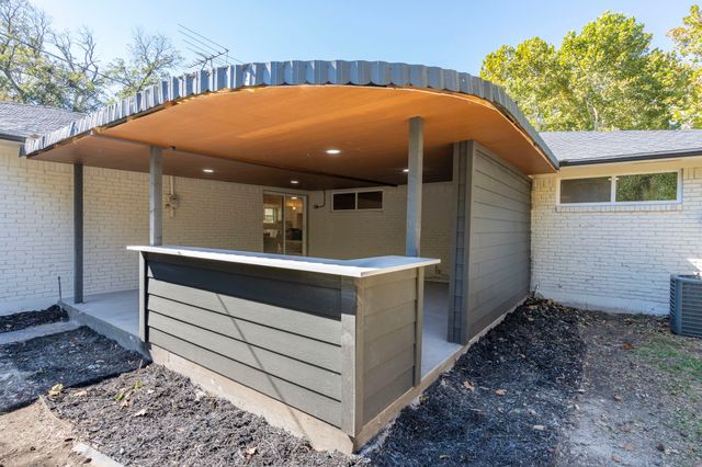 5118 Breakwood Drive, Dallas, TX 75227