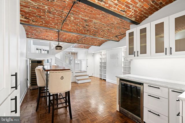 2 WILLINGS ALLEY MEWS, Philadelphia, PA 19106