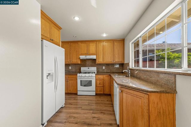 31561 Hugh Way, Hayward, CA 94544