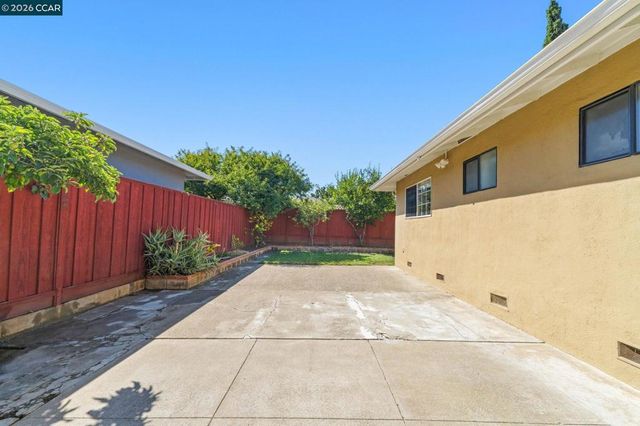 31561 Hugh Way, Hayward, CA 94544