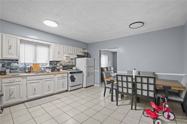 54 Jefferson Avenue, Pawtucket, RI 02860