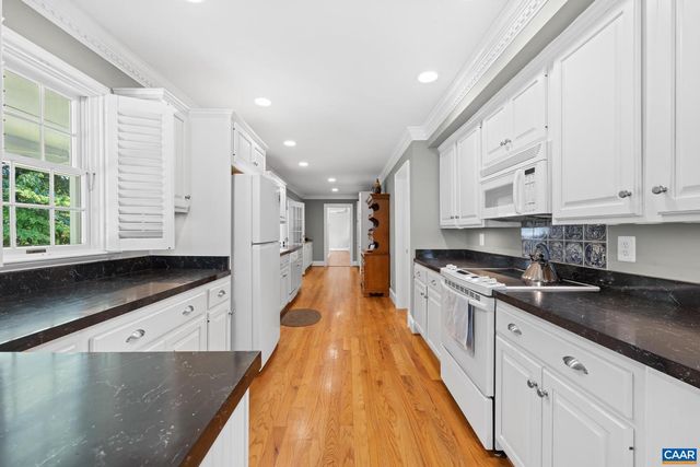 480 DAWSONVILLE RD, Barboursville, VA 22923