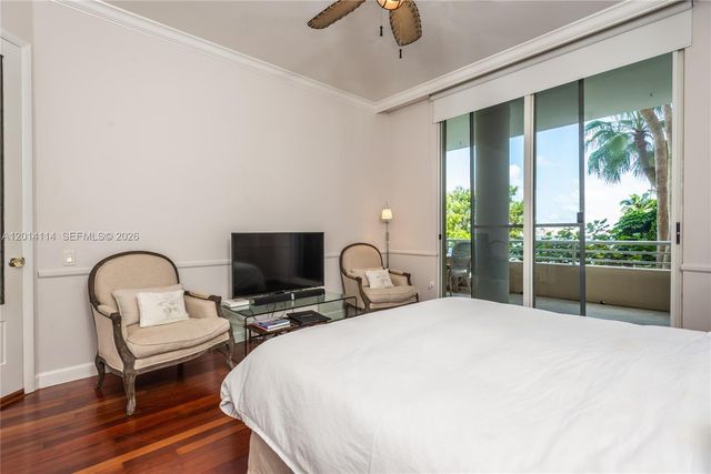 888 Brickell Key Dr 211, Miami, FL 33131