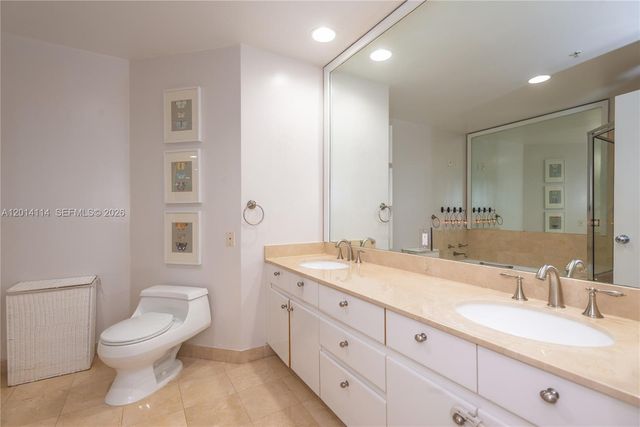 888 Brickell Key Dr 211, Miami, FL 33131