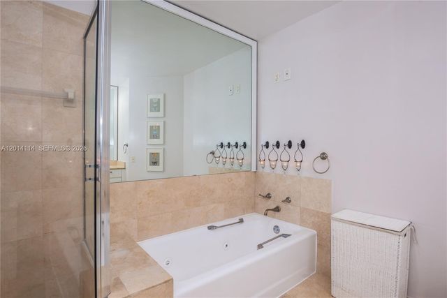 888 Brickell Key Dr 211, Miami, FL 33131
