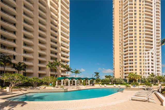 888 Brickell Key Dr 211, Miami, FL 33131